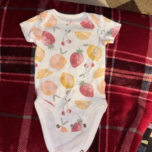 17 Piece Baby Girl Clothing Bundle 3-6 Months